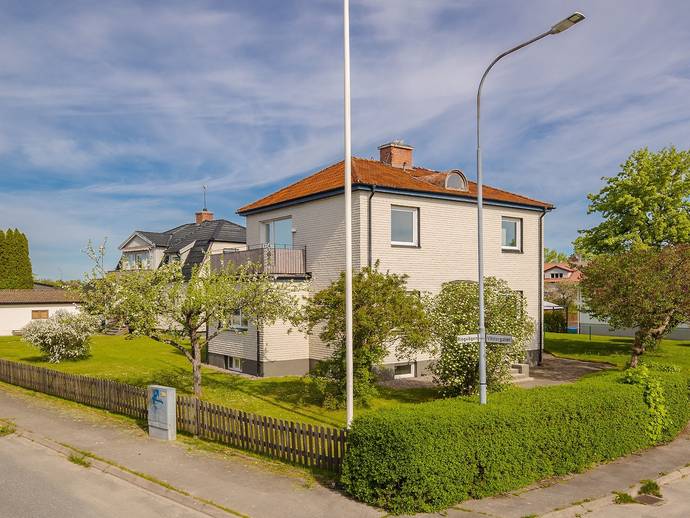 180 m² · Ringvägen 12