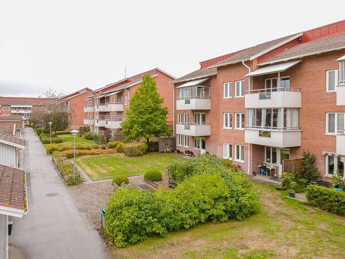 2 rok · 74,5 m² · Lidköpingsvägen 15
