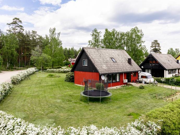 6 rok · 137 m² · Rönnstigen 1