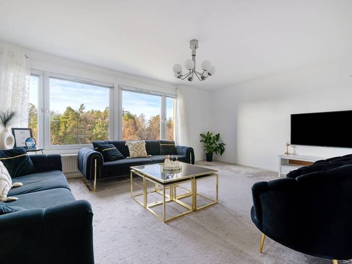 4 rok · 108 m² · Vårbergsvägen 175