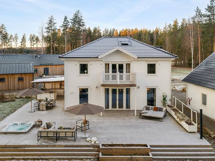 6 rok · 168 m² · Lillmyrsvägen 3