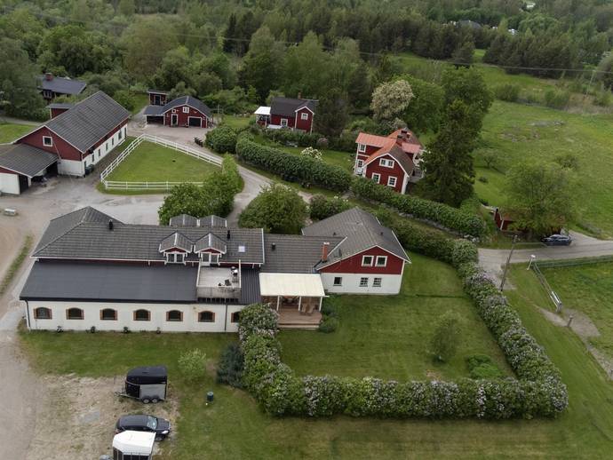 8 rok · 256 m² · Östersala 102