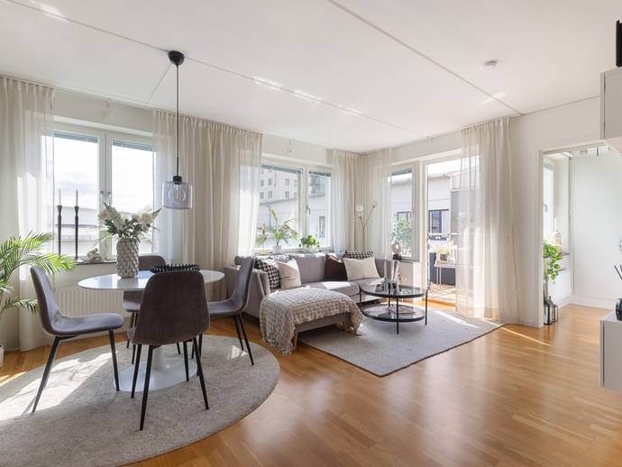 2 rok · 44 m² · Serenadvägen 7C, högst upp!