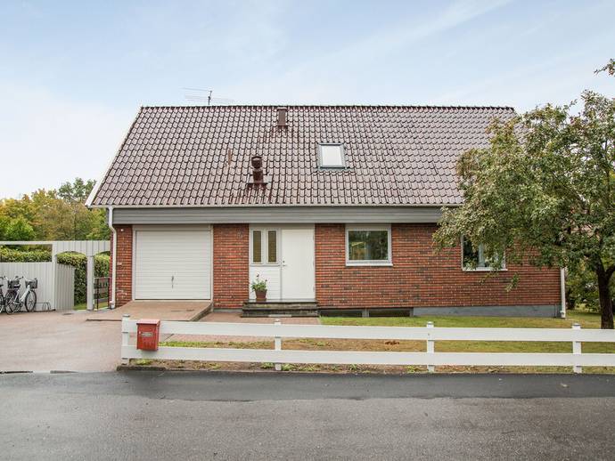 6 rok · 179 m² · Österleden 8B