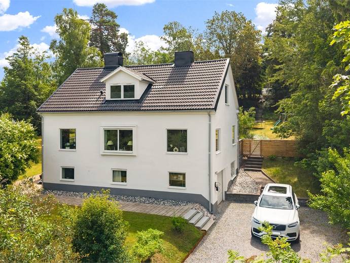 7 rok · 132 m² · Nimrodsvägen 2