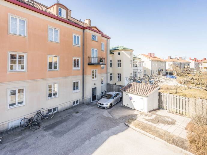 2 rok · 76 m² · Västra Tullgatan 8