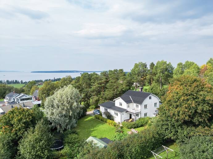 7 rok · 159 m² · Kari-Larsvägen 1