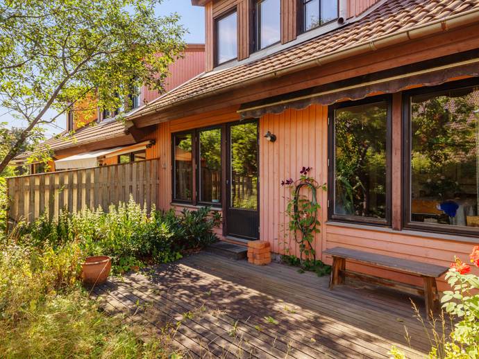 6 rok · 144 m² · Neglinge torg 6
