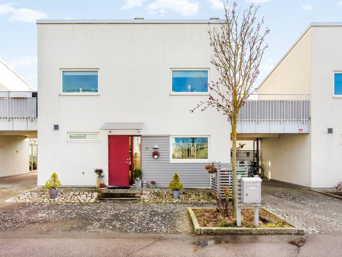 4 rok · 97 m² · Angelikavägen 4