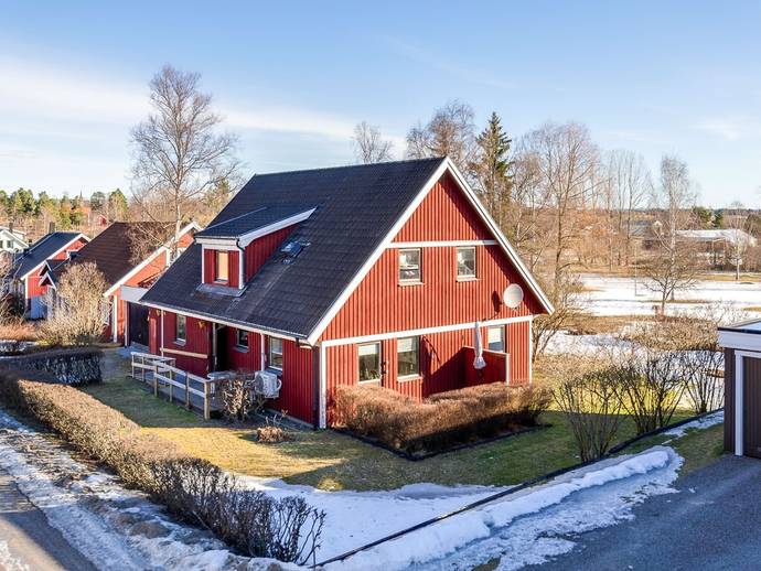 5 rok · 159 m² · Knutslundavägen 10
