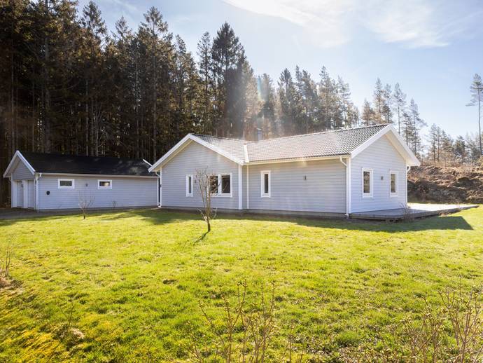 6 rok · 141 m² · Västra Röd 295
