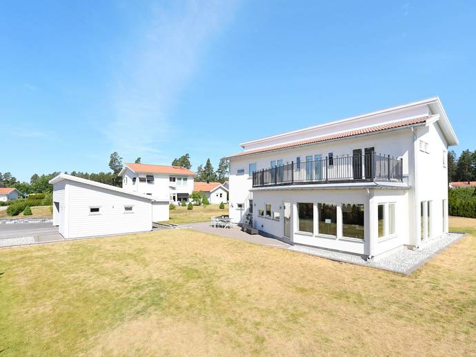 6 rok · 182 m² · Skogsstjärnevägen 4