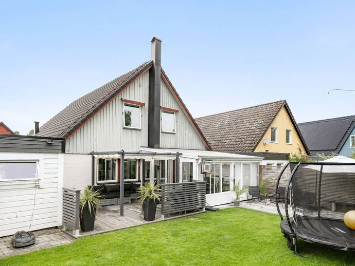 5 rok · 170 m² · Enebacksvägen 32