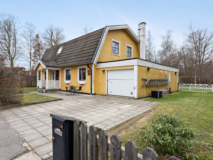 6 rok · 160 m² · Blåsippevägen 1