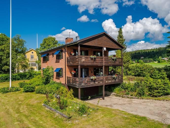 6 rok · 170 m² · Strinne 146