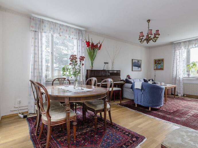 2 rok · 62 m² · Mörbyhöjden 7, 2tr