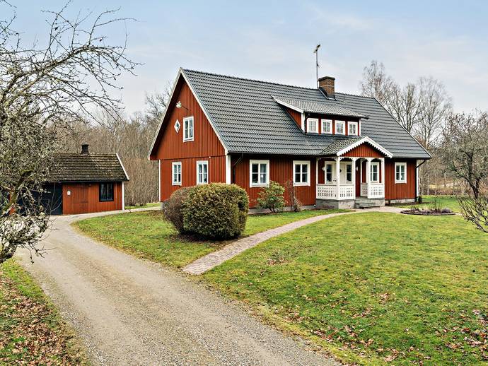 6 rok · 213 m² · Linnås 4