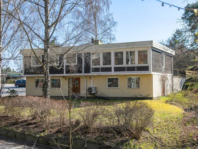 6 rok · 164 m² · Karl Gerhards väg 2