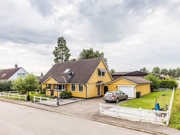 6 rok · 157 m² · Stenhuggarvägen 27