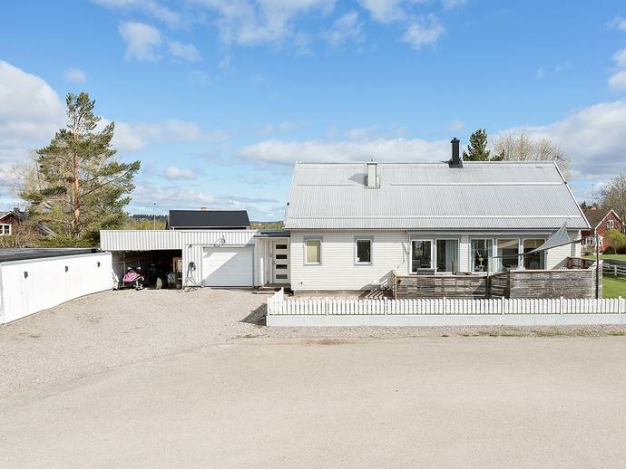 6 rok · 139 m² · Slingan 12