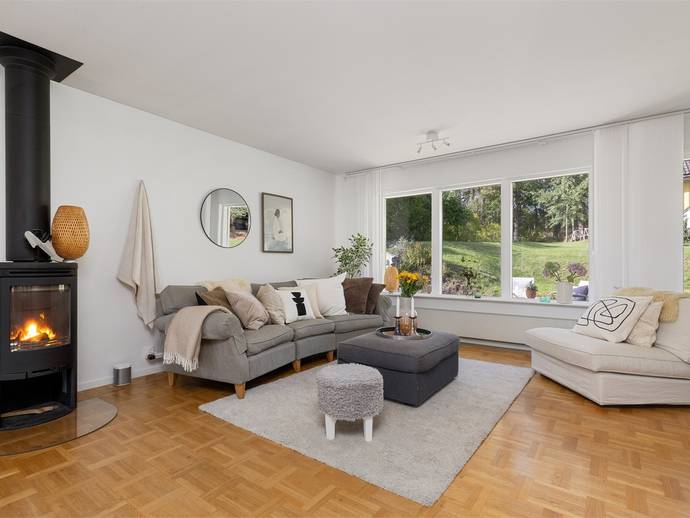 6 rok · 180 m² · Hjortängsvägen 43A