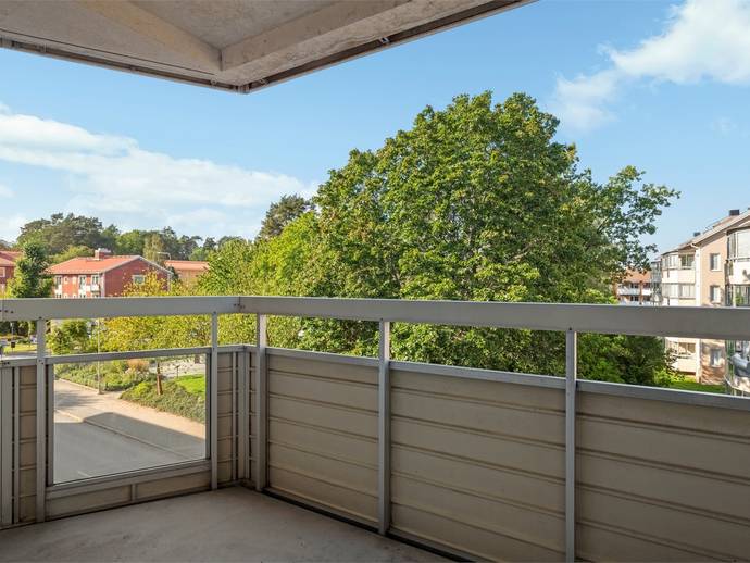 2 rok · 57,3 m² · Bergavägen 8 J