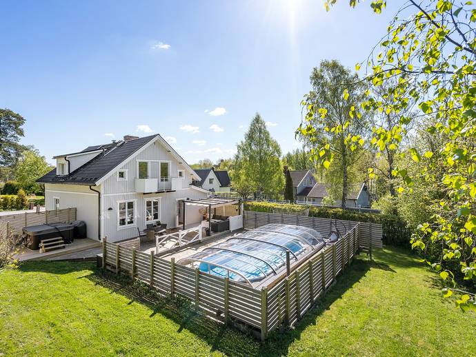 7 rok · 166 m² · Grankottsvägen 1