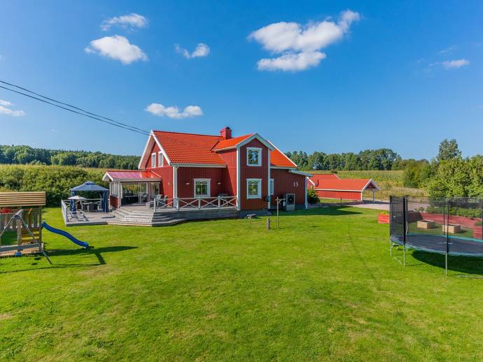 8 rok · 165 m² · Varnumsvägen 13