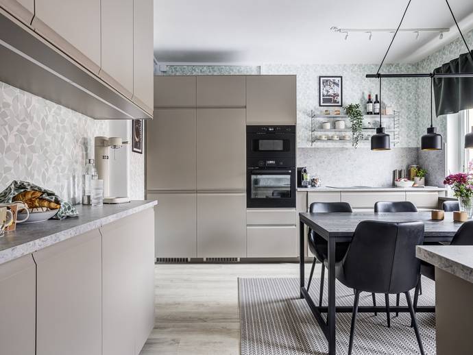 3 rok · 77 m² · Artillerigatan 6 B