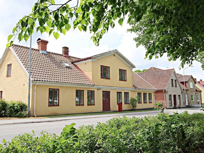 12 rok · 302 m² · Storgatan 8