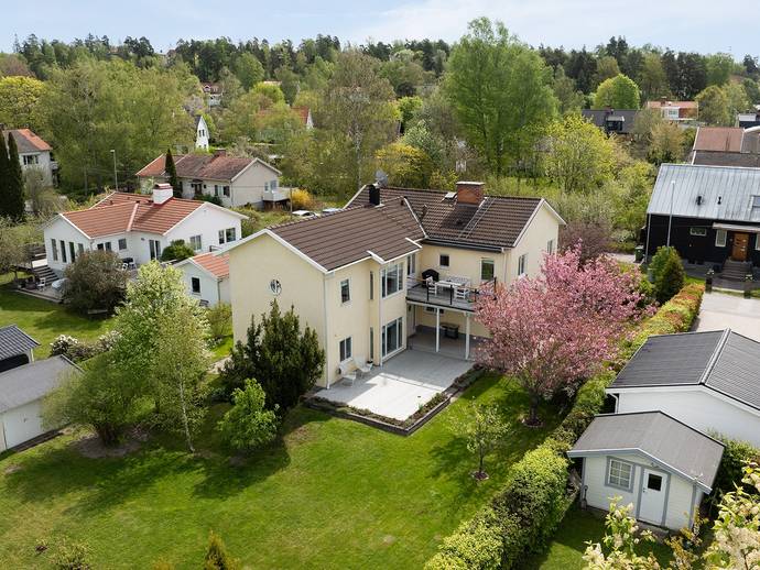 7 rok · 265 m² · Majvägen 9