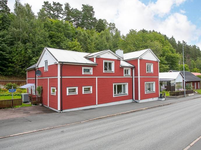 8 rok · 252 m² · Bergslagsvägen 8