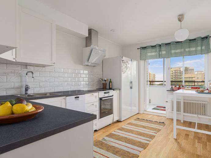 3 rok · 75 m² · Tumba torg 111