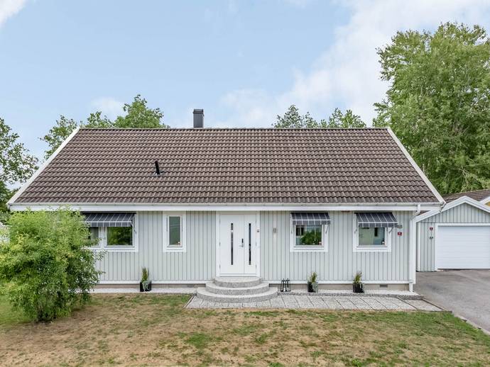 8 rok · 157 m² · Lars-Emils väg 48