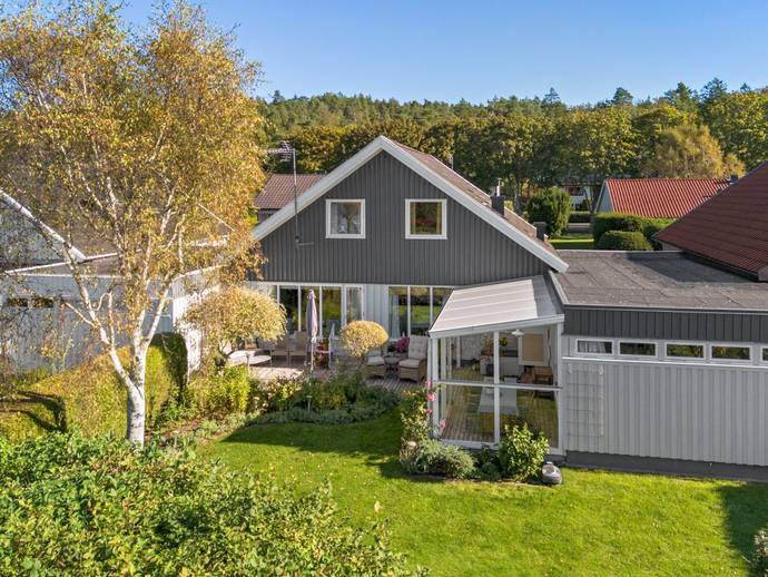6 rok · 155 m² · Balsaminvägen 4