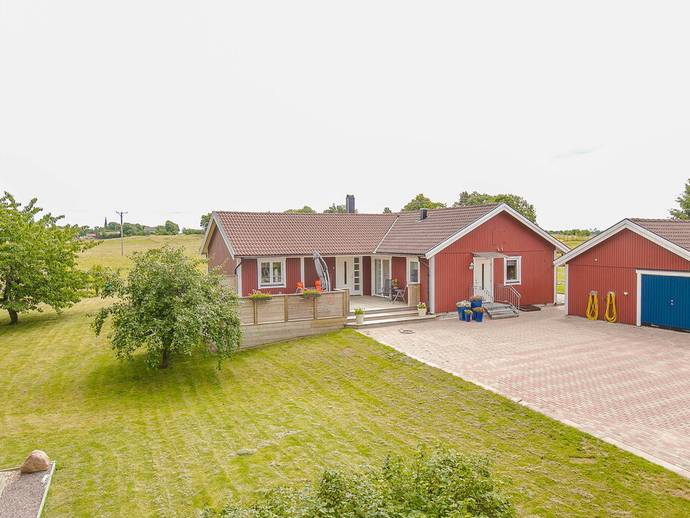 7 rok · 153 m² · Lövängen 1