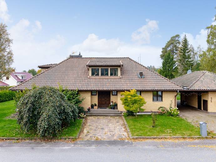 6 rok · 192 m² · Drottningstigen 3