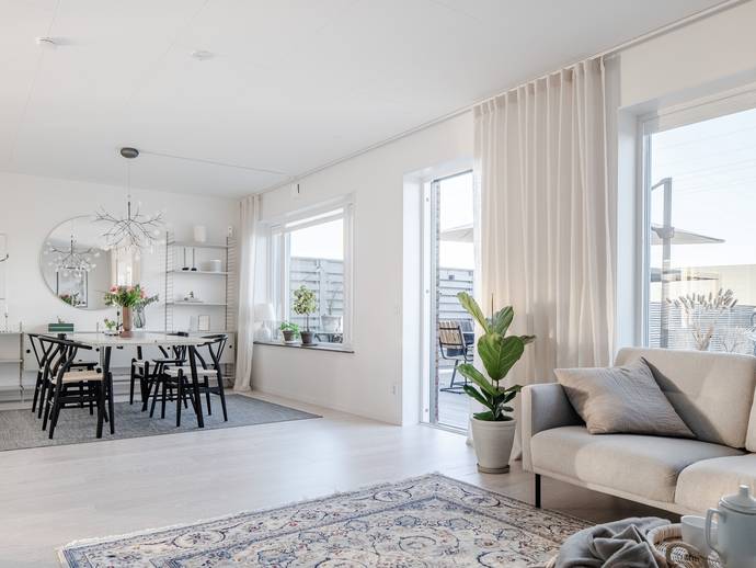5 rok · 128 m² · Oktobervägen 8