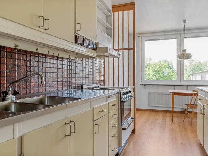 3 rok · 75 m² · Oppeby gård 93