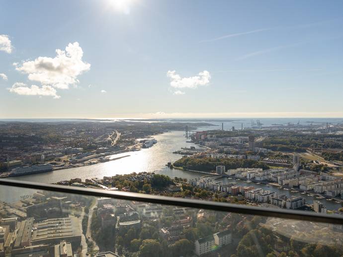 4 rok · 105,5 m² · Lodjursstråket 1 (Karlatornet vån 60)
