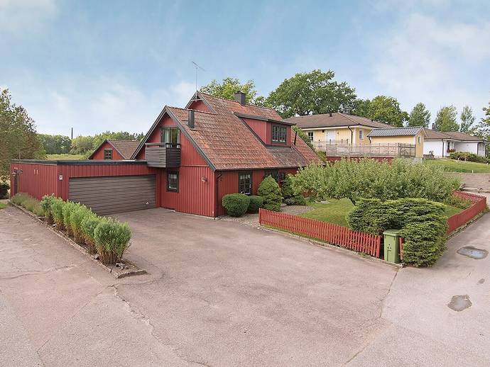 6 rok · 153 m² · Lönnholmsvägen 2A