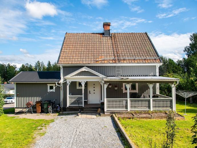 4 rok · 111 m² · Televägen 8