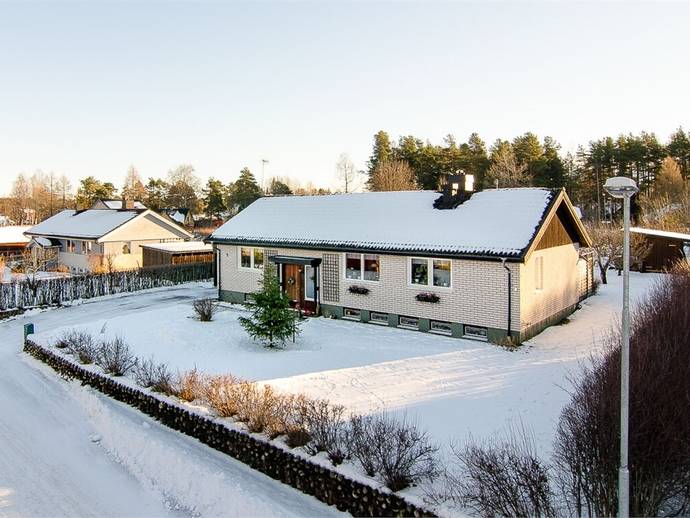 6 rok · 103 m² · Florellvägen 9