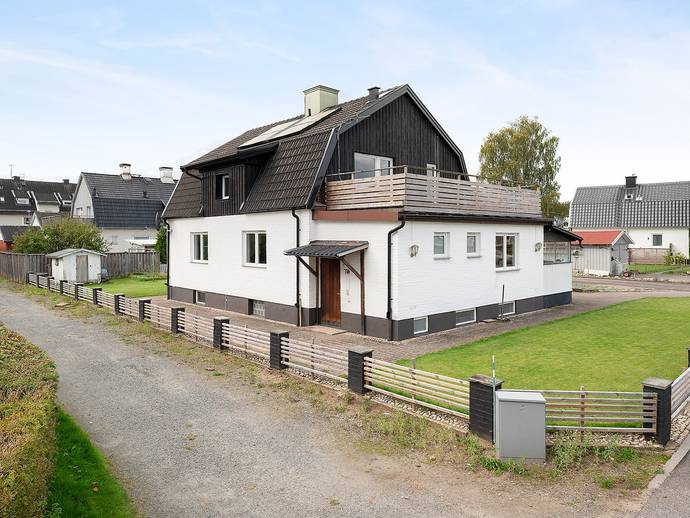 8 rok · 190 m² · Borgvägen 4