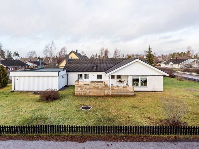 4 rok · 140 m² · Lingonstigen 33