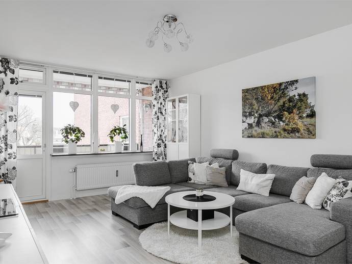 2 rok · 61 m² · De La Gardievägen 82B