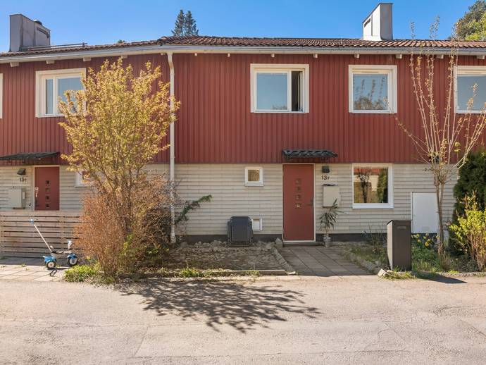 4 rok · 107 m² · Bagarbyvägen 13F