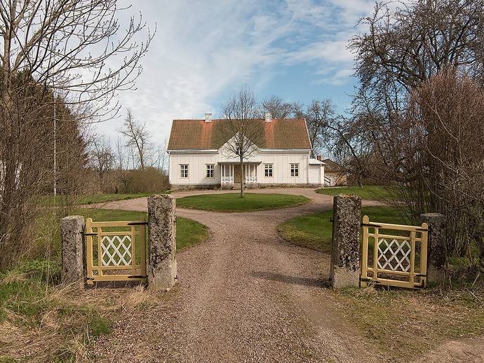 8 rok · 247 m² · Brofalls gård