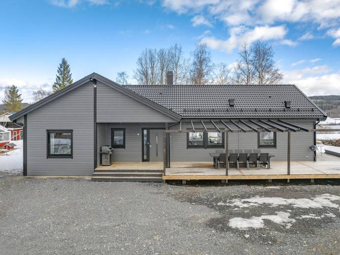 6 rok · 146 m² · Mellansjö 210