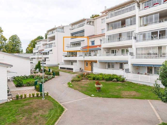 3 rok · 82 m² · Akasialiden 10, 3 vån